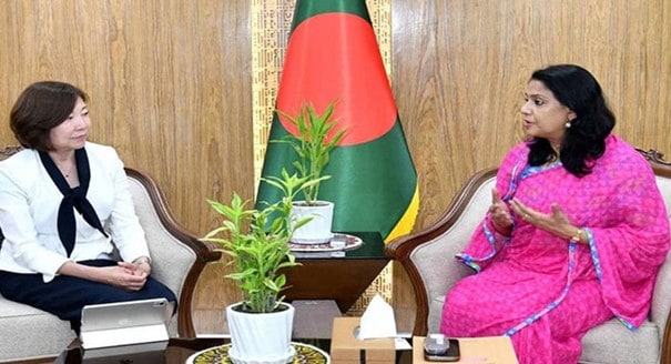 বাংলাদেশ সচিবালয়ে জাইকার নির্বাহী সিনিয়র ভাইস প্রেসিডেন্ট মিয়াজাকি কাতসুরার সঙ্গে পরিবেশ উপদেষ্টা সৈয়দা রিজওয়ানা হাসানের অনুষ্ঠিত বৈঠক । ছবি: সংগৃহীত