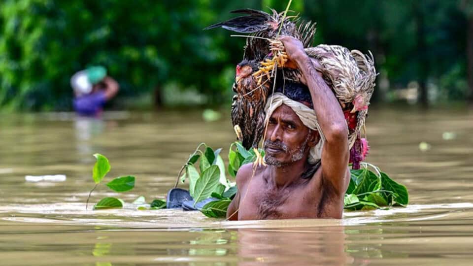 চার বিভাগে আকস্মিক বন্যার অবনতি: বিপৎসীমার ওপরে তিস্তা ও মুহুরী, পানিবন্দী লাখো মানুষ